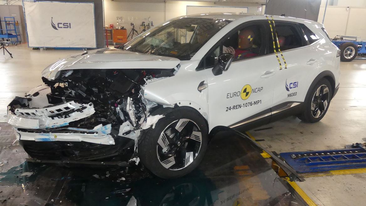 Renault Symbioz Mobile Progressive Deformable Barrier test 2024 after crash
