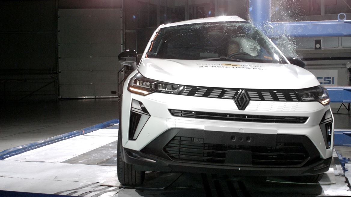 Renault Symbioz Side Pole test 2024