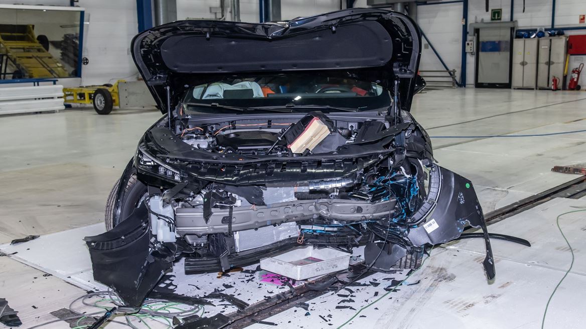 MG HS Mobile Progressive Deformable Barrier test 2024 after crash