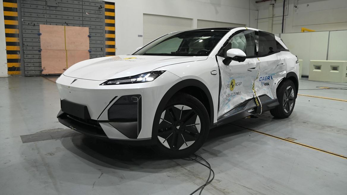 Deepal S07 Side Mobile Barrier test 2024 after crash