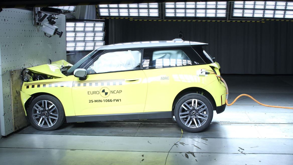 MINI Cooper E Full Width Rigid Barrier test 2025