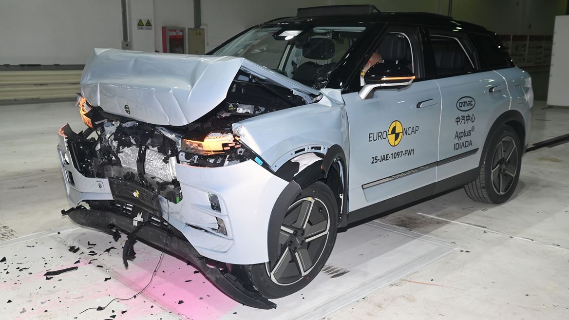 JAECOO 7 PHEV Full Width Rigid Barrier test 2025 after crash