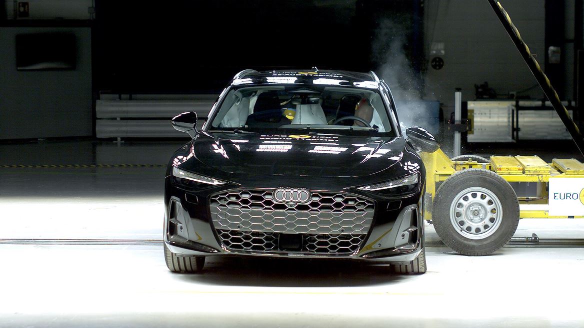 Audi A6 Side Mobile Barrier test 2024