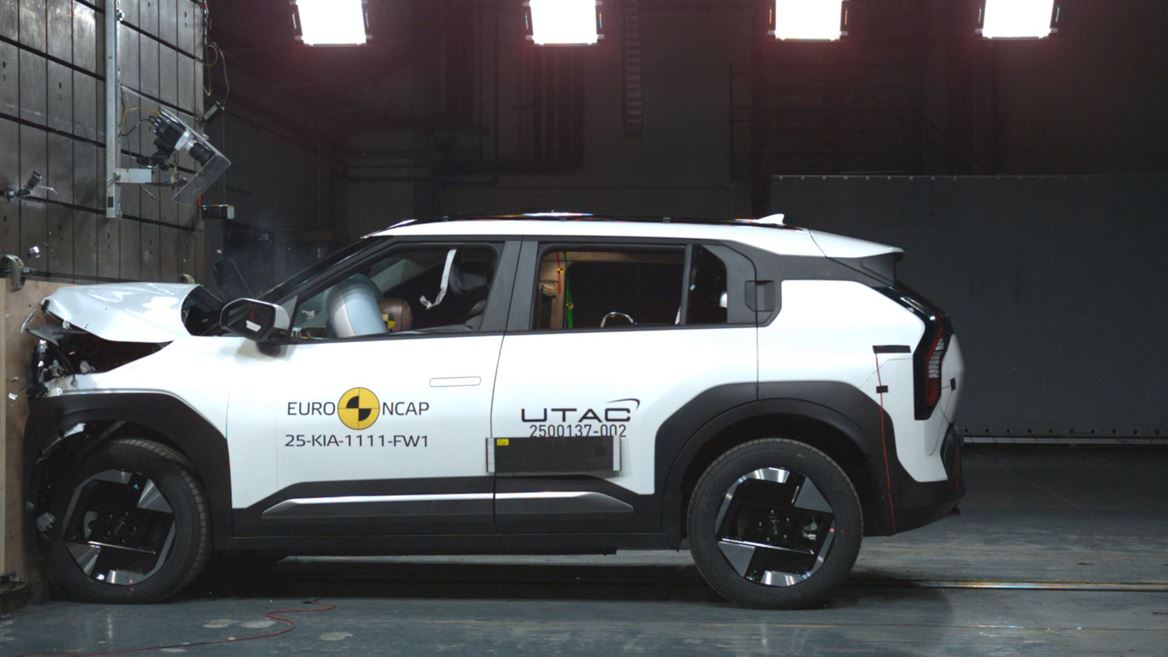 Kia EV3 Full Width Rigid Barrier test 2025