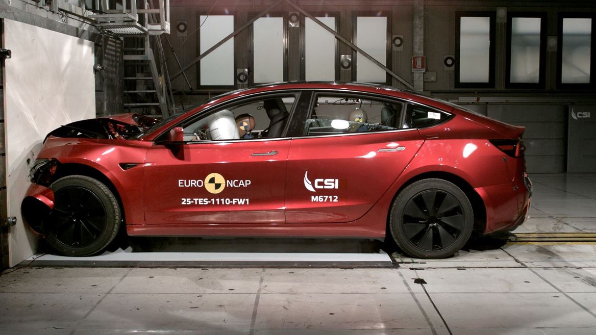Tesla Model 3 Full Width Rigid Barrier test 2025