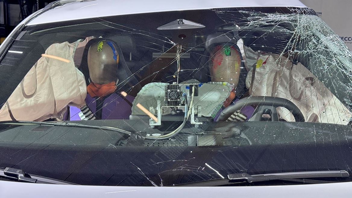 VW Tayron Far Side impact test 2025 after crash