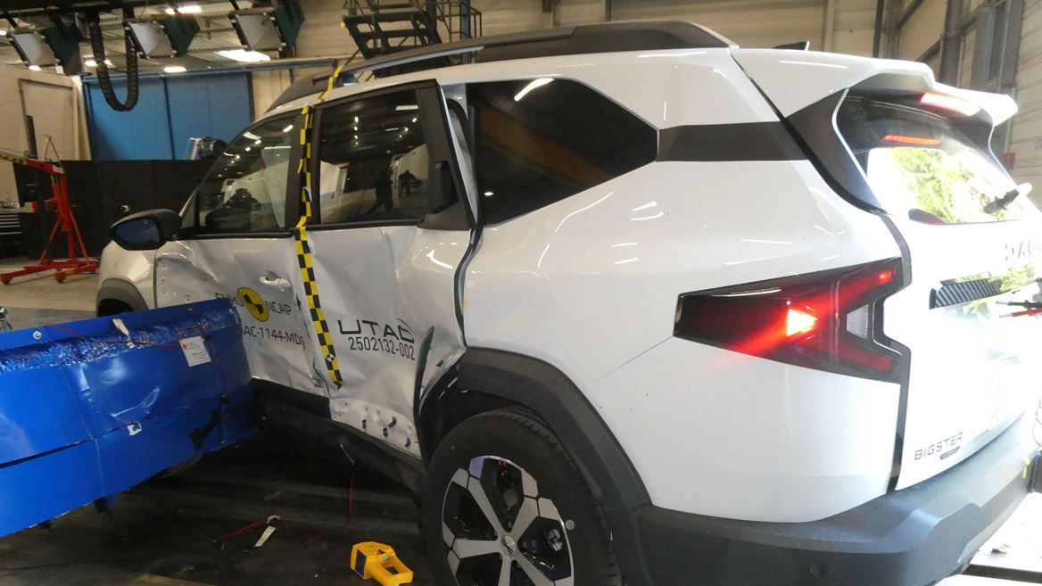 Dacia Bigster Side Mobile Barrier test 2024 after crash