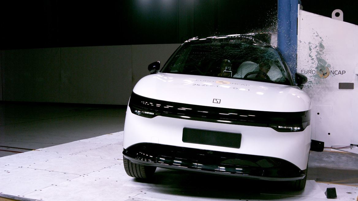 ZEEKR 7X Side Pole test 2025