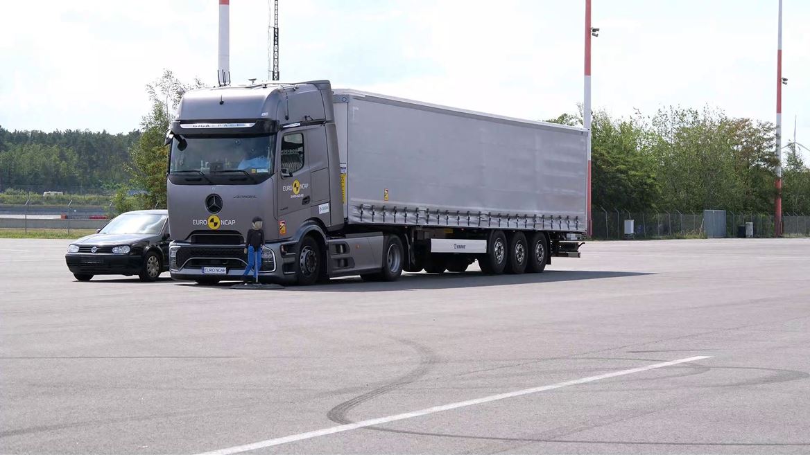 Mercedes Benz Actros L with ProCabin 4x2 Tractor Unit 2025 Commercial Truck Safety Tests