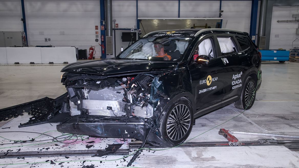 EBRO s800 Mobile Progressive Deformable Barrier test 2025 after crash