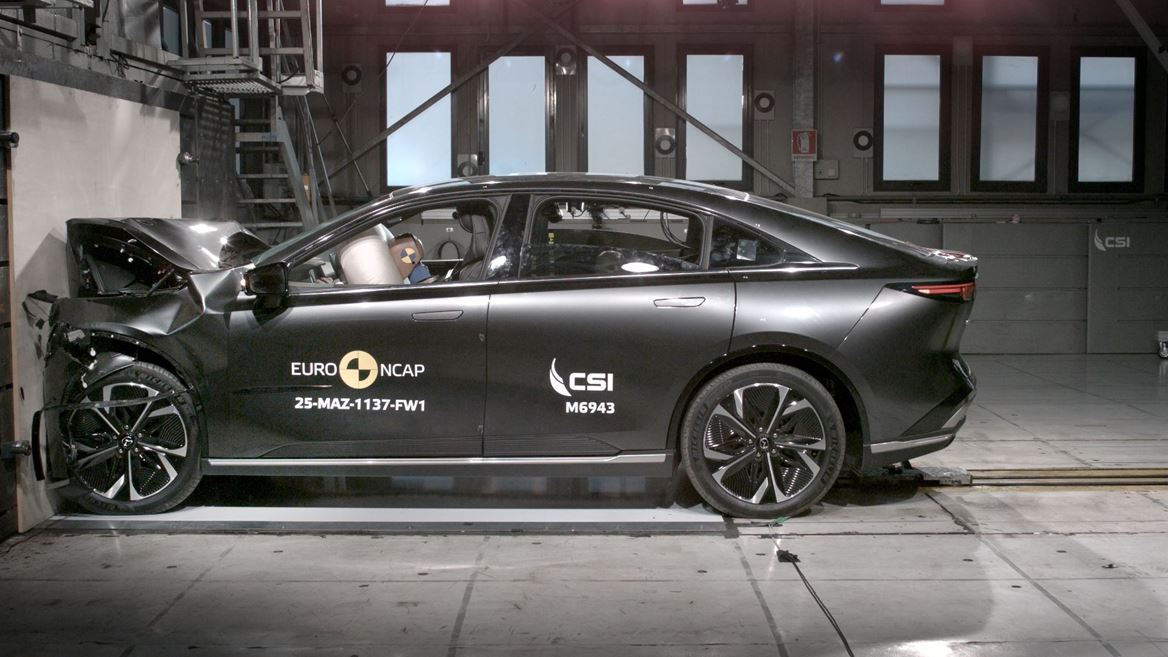 MAZDA 6e - Full Width Rigid Barrier test 2025