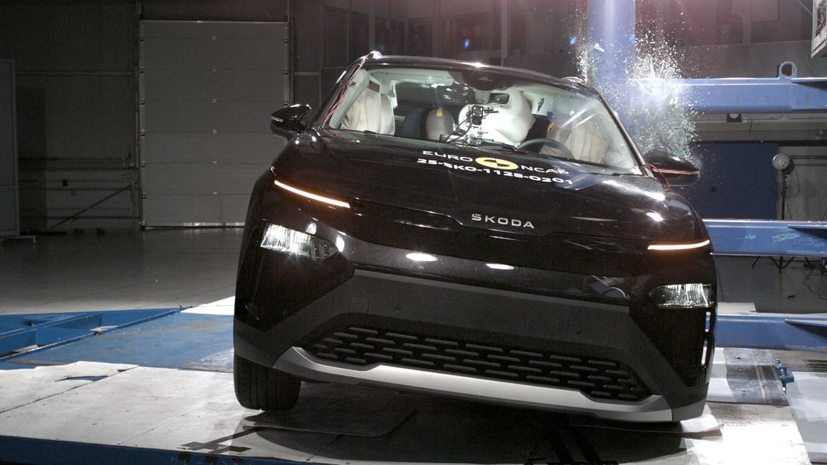 koda Elroq Side Pole test 2025