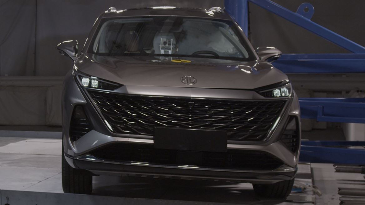 MG MGS9 PHEV Side Pole test 2025