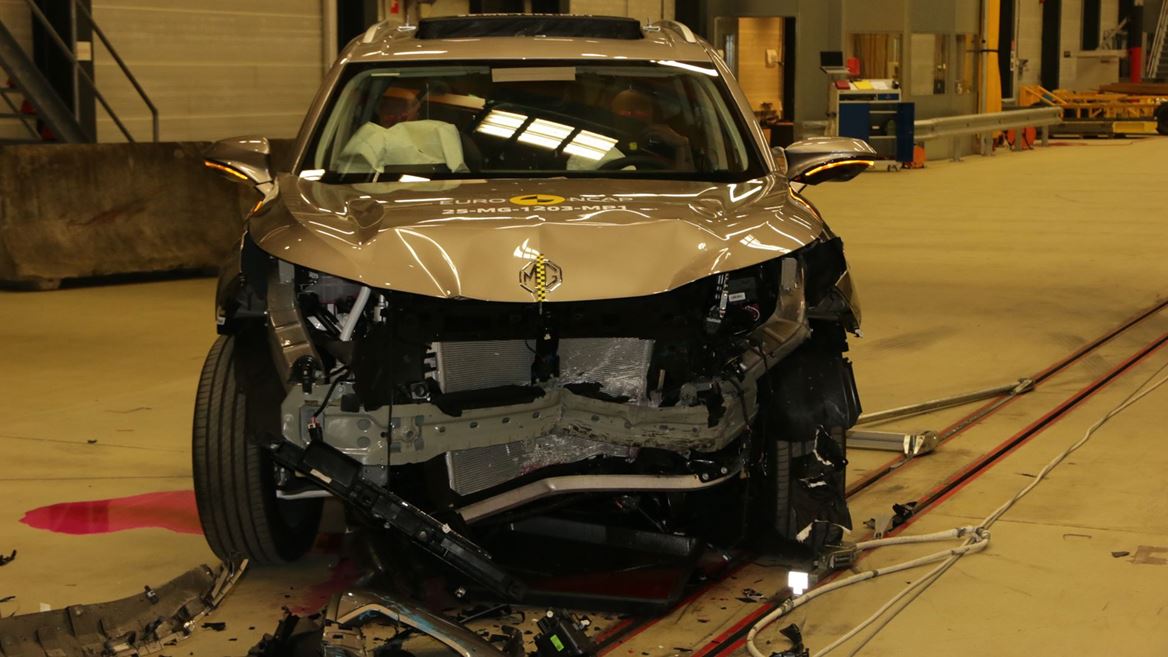 MG MGS9 PHEV Mobile Progressive Deformable Barrier test 2025 after crash