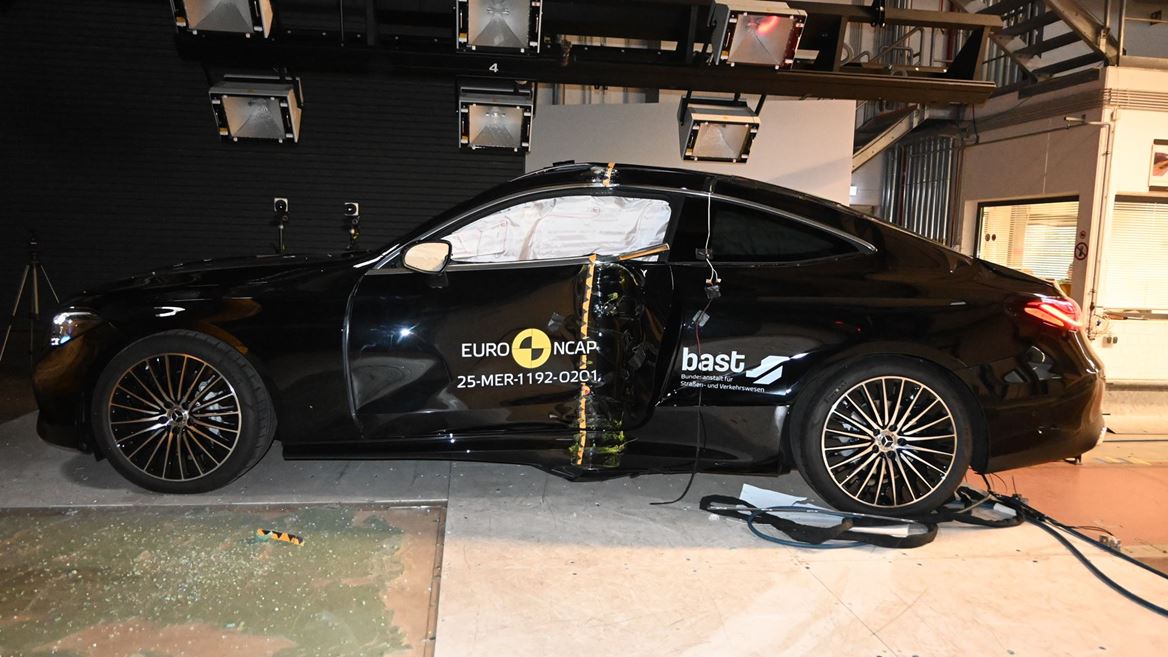 Mercedes Benz CLE Coup Side Pole test 2025 after crash