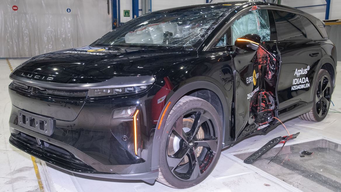 Lucid Gravity Side Pole test 2025 after crash