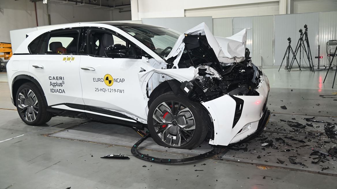 Hongqi EHS7 Full Width Rigid Barrier test 2025 after crash