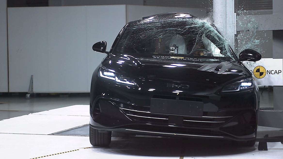 BYD SEAL 6 Side Pole test 2025