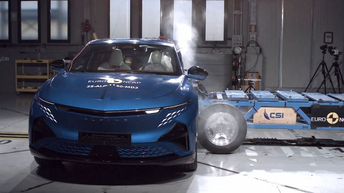 Alpine A390 Side Mobile Barrier test 2025