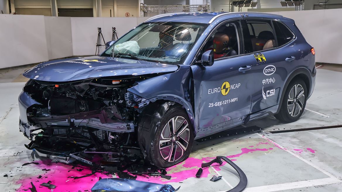 GEELY STARRAY EM i Mobile Progressive Deformable Barrier test 2025 after crash