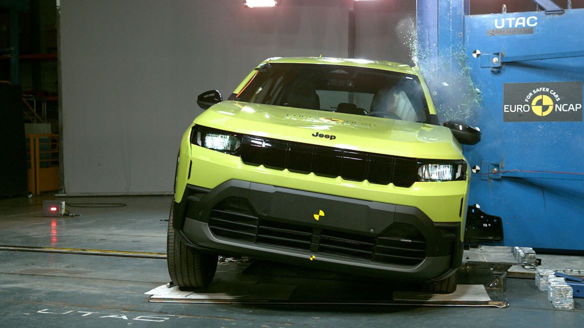 Jeep Compass Side Pole test 2025