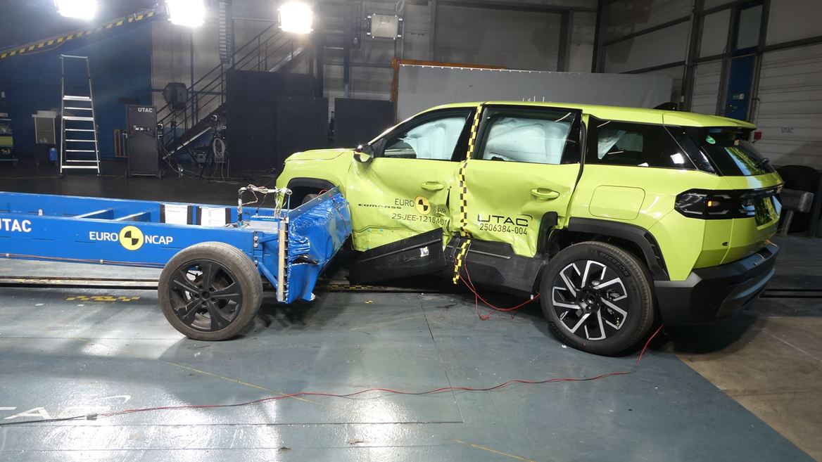 Jeep Compass Side Mobile Barrier test 2025 after crash