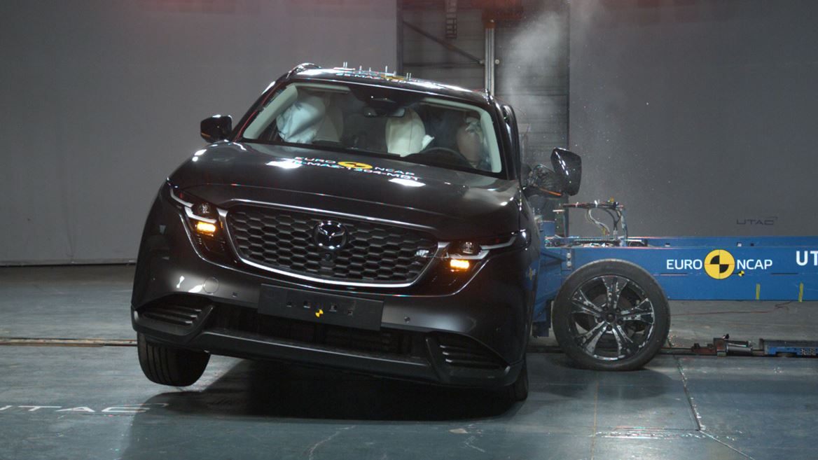MAZDA CX 5 Side Mobile Barrier test 2025