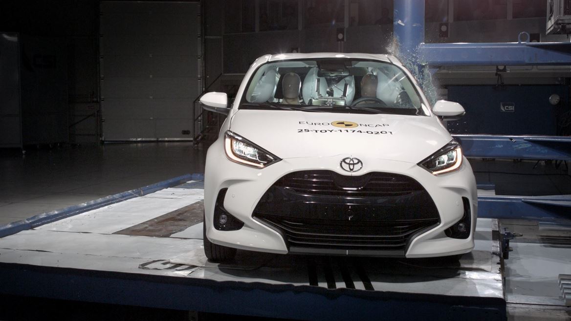 Toyota Yaris Side Pole test 2025