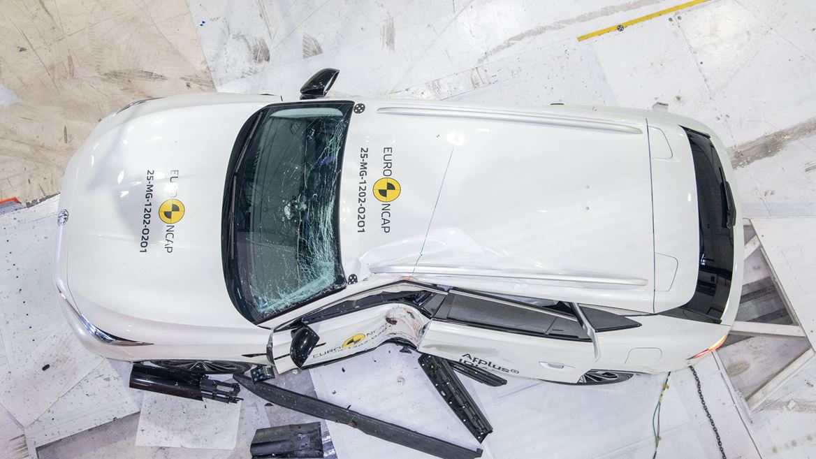 MG HS Plug in Hybrid Side Pole test 2024 after crash