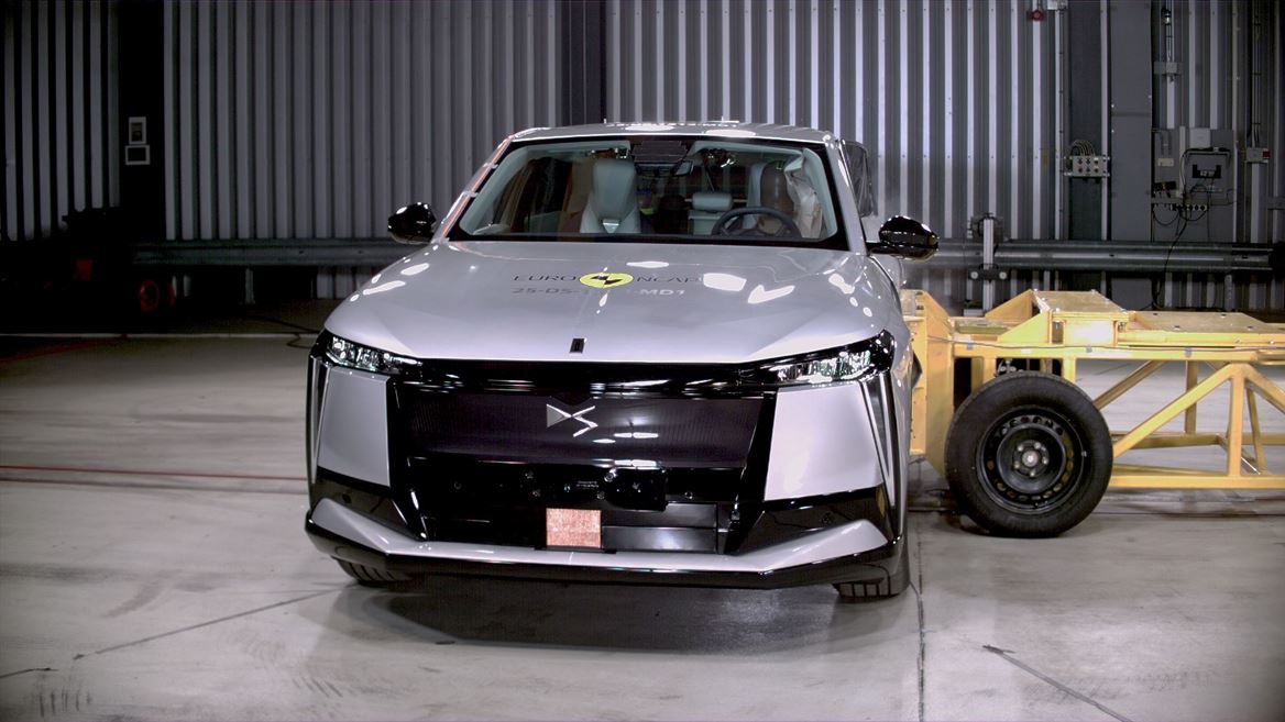DS N 8 Side Mobile Barrier test 2025