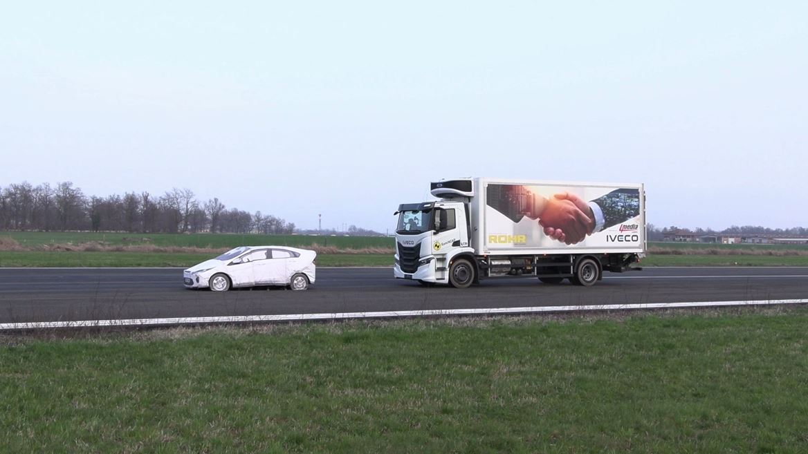 IVECO S WAY 4x2 rigid 2026 test picture