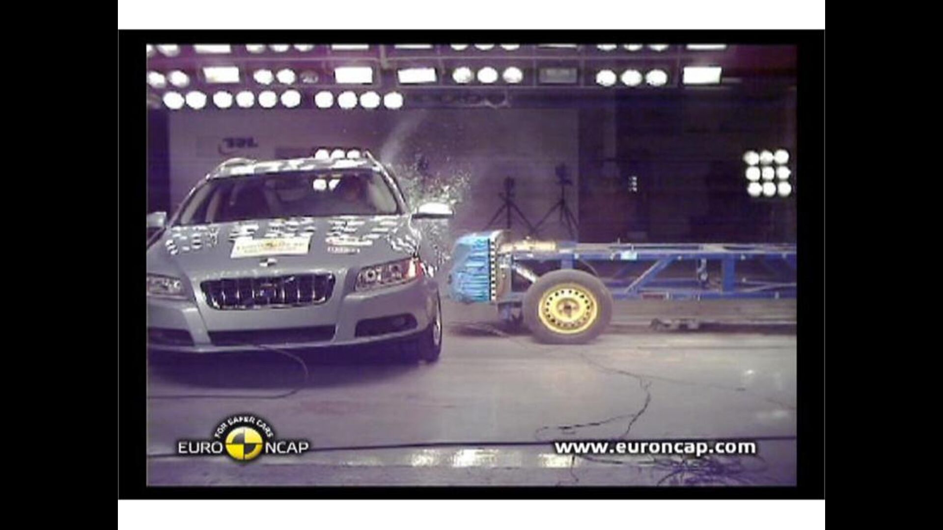 Volvo V70 - Crash Tests 2009