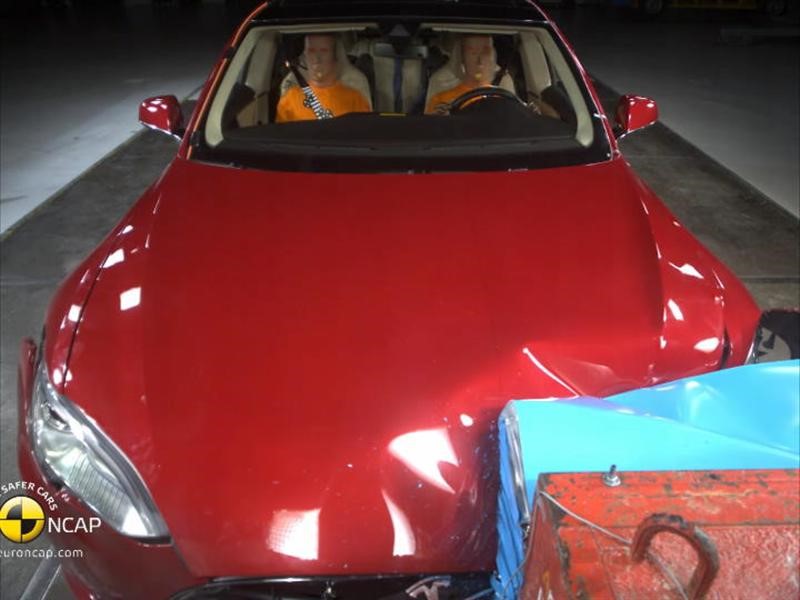 Tesla Model S - Crash Tests 2014