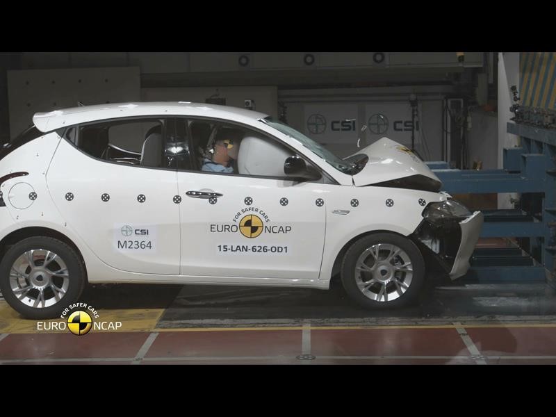 Lancia Ypsilon- Crash Tests 2015