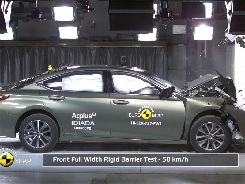 Lexus ES - Crash Tests 2018