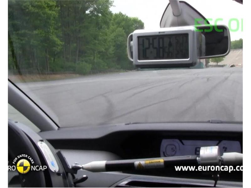 Citroën C4 Picasso - ESC Test 2013