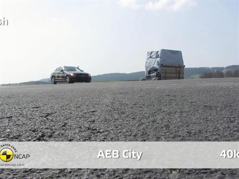 mercedes-c-class----aeb-test-2014