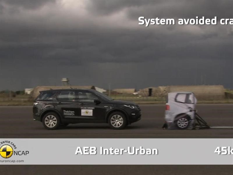 land-rover-discovery-sport----aeb-test-2014