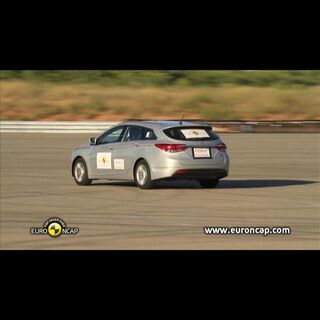HYUNDAI i40 – ESC test