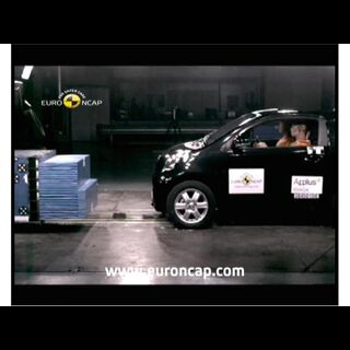 Toyota iQ 2009 - Crash Tests 2009
