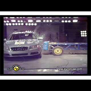 Volvo V70 - Crash Tests 2009