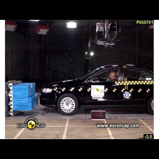 VW Passat - Crash Tests 2010