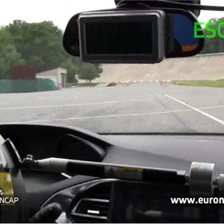 Peugeot 308  - ESC Test 2013