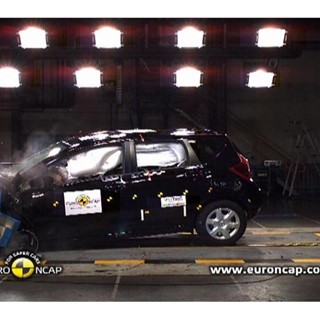 Nissan Note - Crash Tests 2013