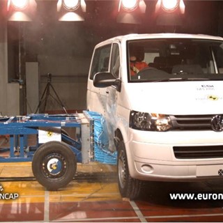 Volkswagen T5 - Crash Tests 2013