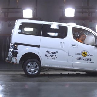 Nissan e-NV200 Evalia - Crash Tests 2014