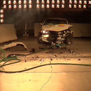 BMW 2 Series Active Tourer - Crash Tests 2014 - with captions