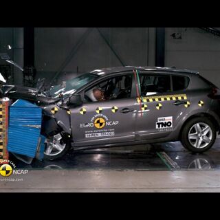 Renault Megane Hatch Reassessment - Crash Tests 2014