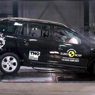 Dacia Logan MCV - Crash Tests 2014