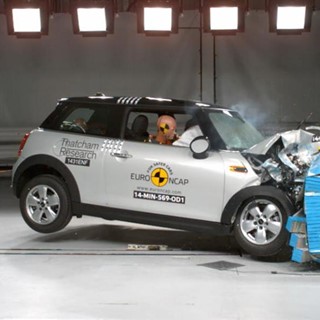 MINI Cooper - Crash Tests 2014